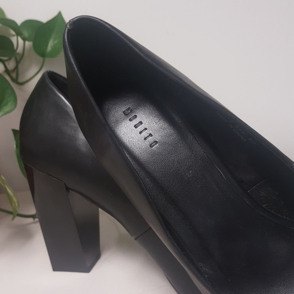 Stunning Block-Heel Leather Pumps - Picture 7 of 8